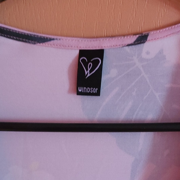 Super cute floral bell sleeve blouse - Picture 4 of 4